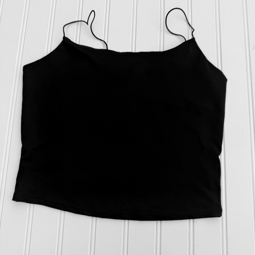 Gaze Elegant Black Tank Crop Top - Picture 2 of 5